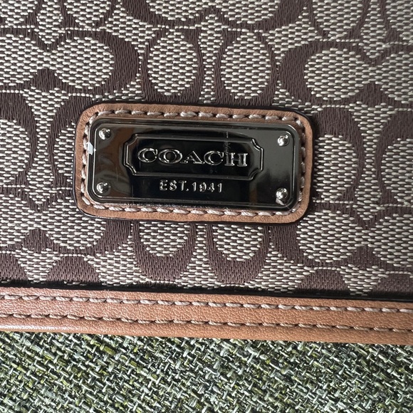 Coach Portfolio with classic Brown and Tan Logo - Picture 6 of 8